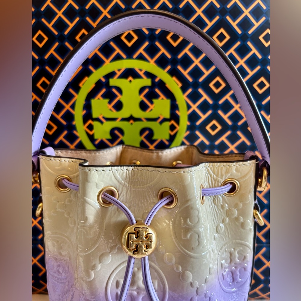 Tory Burch T Monogram Drip-Dye Bucket bag with removable crossbody strap - Picture 5 of 9